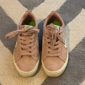 Women's Cariuma Pink Sneakers